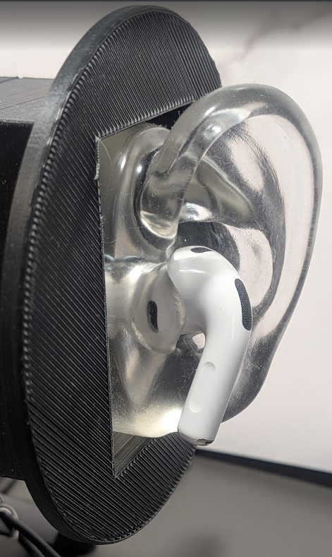 AirPodsPro3を耳に装着した様子