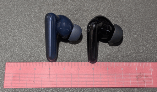 本体形状 Liberty4NC(左)とP31i(右)の比較①