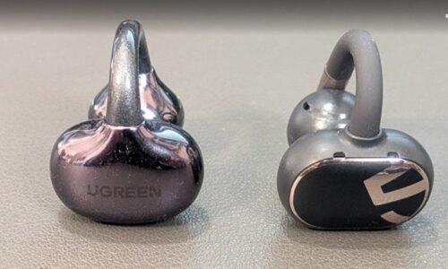 背面から見た図 : 左(UGREEN ClipBudsPro) 右(SOUNDPEATS Clip1)