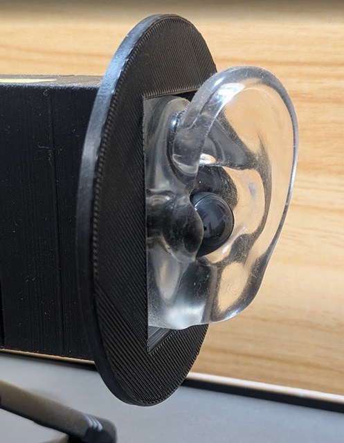 ZE500を装着した様子 : 横から