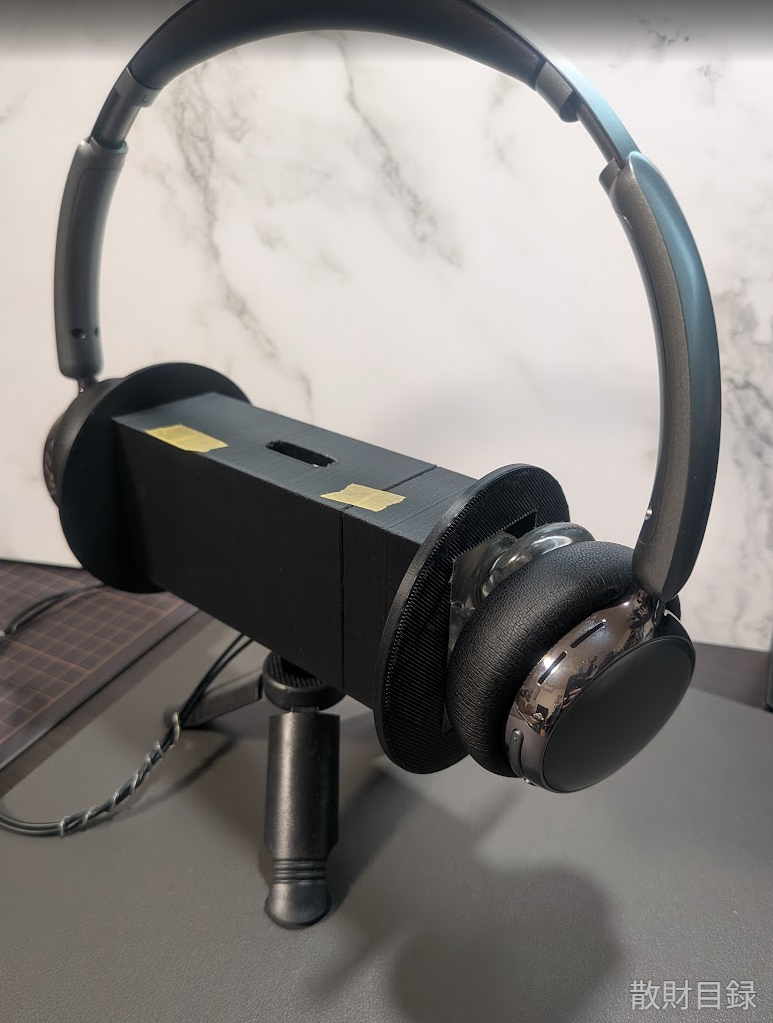 UGREEN Studio Plusを装着した斜めからの写真